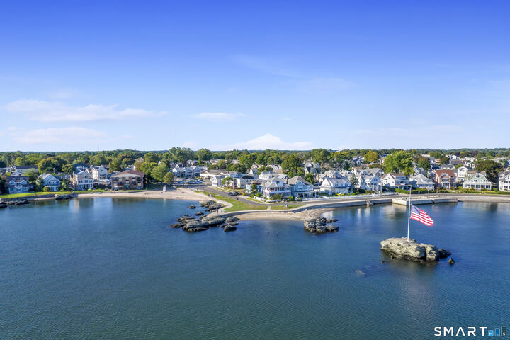 Property Photo:  182 Merwin Avenue  CT 06460 