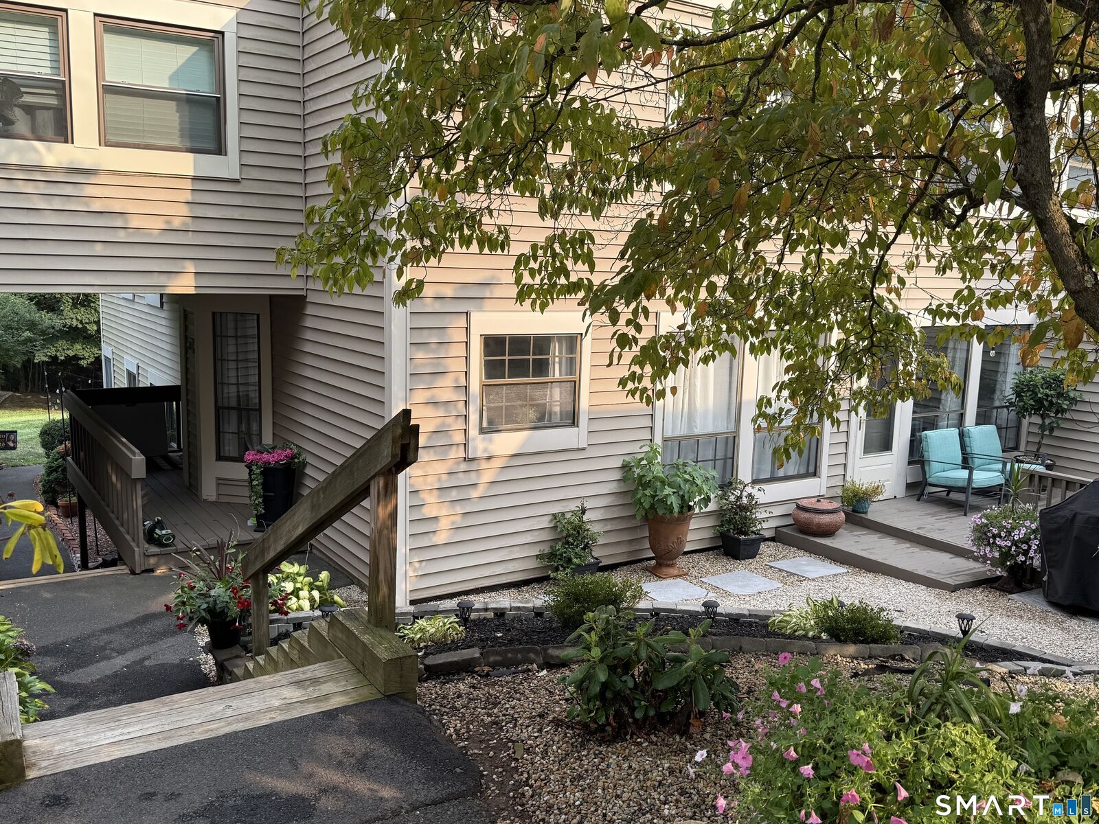 Property Photo:  20 Beecher Lane 20  CT 06067 