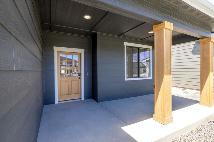 Property Photo:  12237 N Valencia Ave  WA 99218 