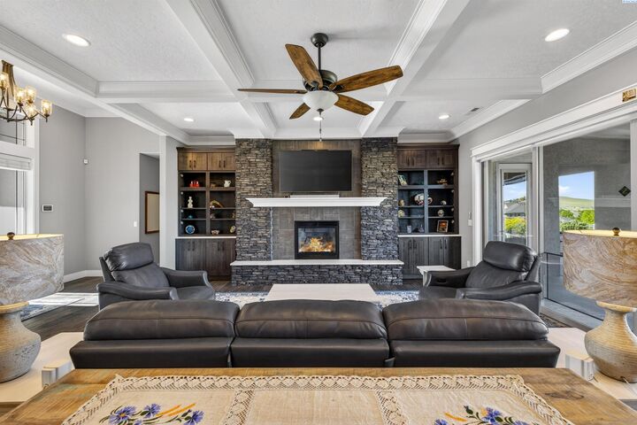Property Photo:  3006 N Bermuda Rd  WA 99338 