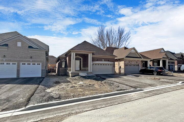 Photo de la propriété:  94 Holtby Court  ON L9L 0B4 