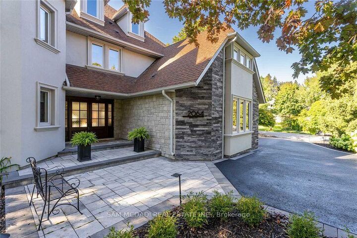 Property Photo:  2064 Almira Court  ON L5H 4A5 