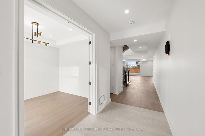 Property Photo:  93 Lotta Avenue  ON K2G 2B8 