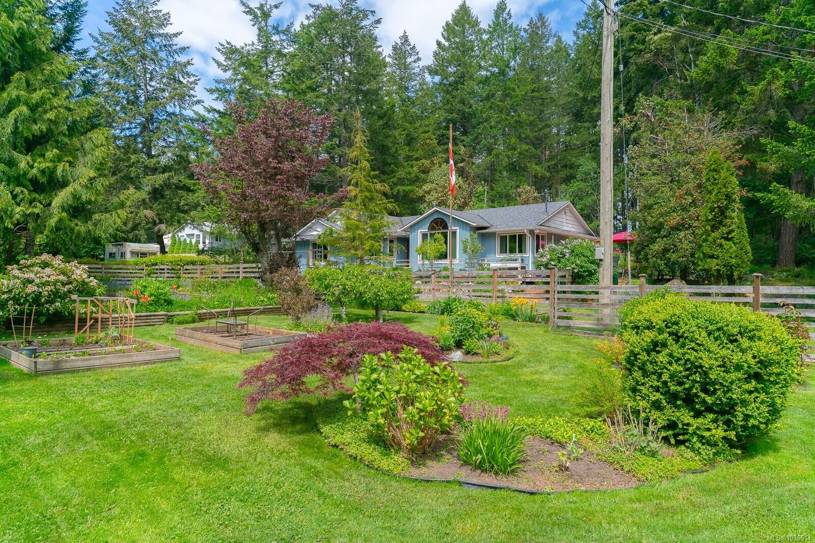 Property Photo:  2742 Cedar Heights Cres  BC V9X 1N4 