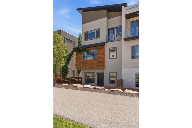 Property Photo:  506 W 2200 N  UT 84041 