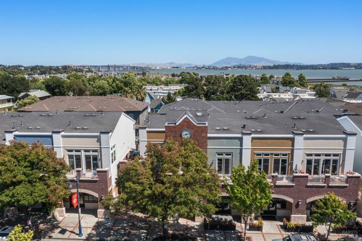 Property Photo:  294 1st Street  CA 94510 