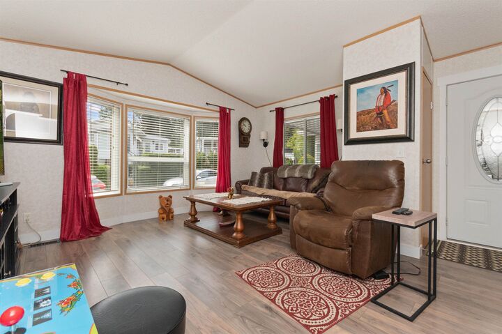 Photo de la propriété:  24330 Fraser Highway 46  BC V2Z 1N2 
