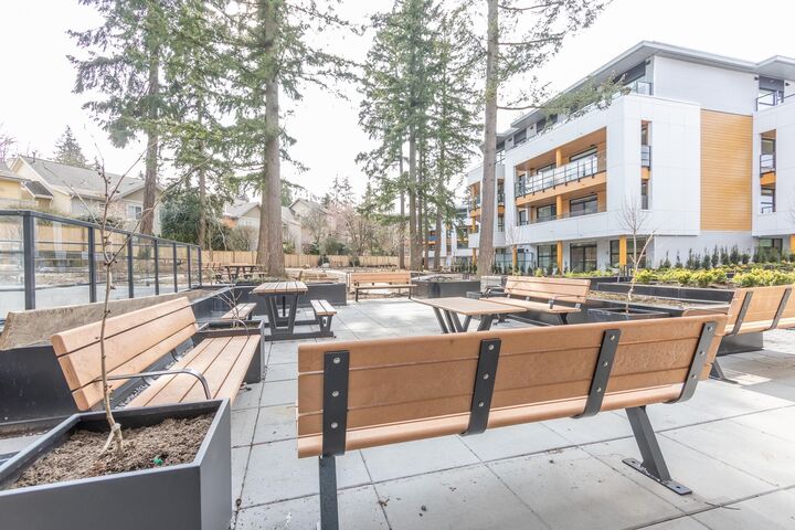 Property Photo:  2635 King George Boulevard 441  BC V4P 0H7 