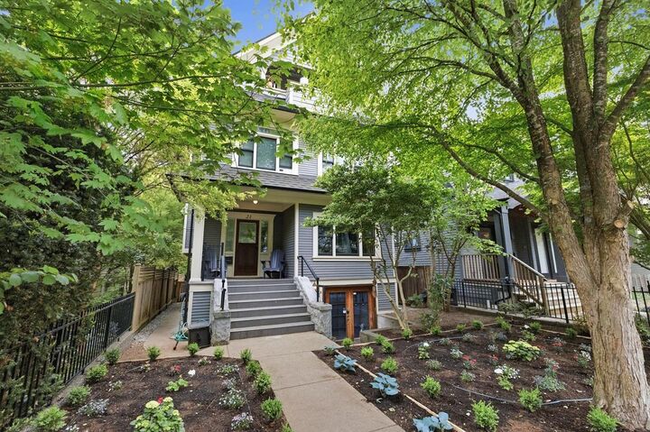 Property Photo: 21 E 22nd Avenue BC V5V 1T3