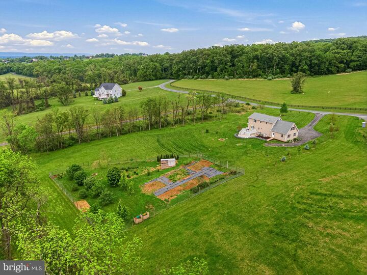 Property Photo:  40923 Browns Lane  VA 20197 