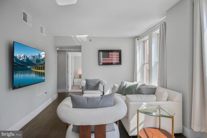 Property Photo:  601 Pennsylvania Avenue NW 610  DC 20004 