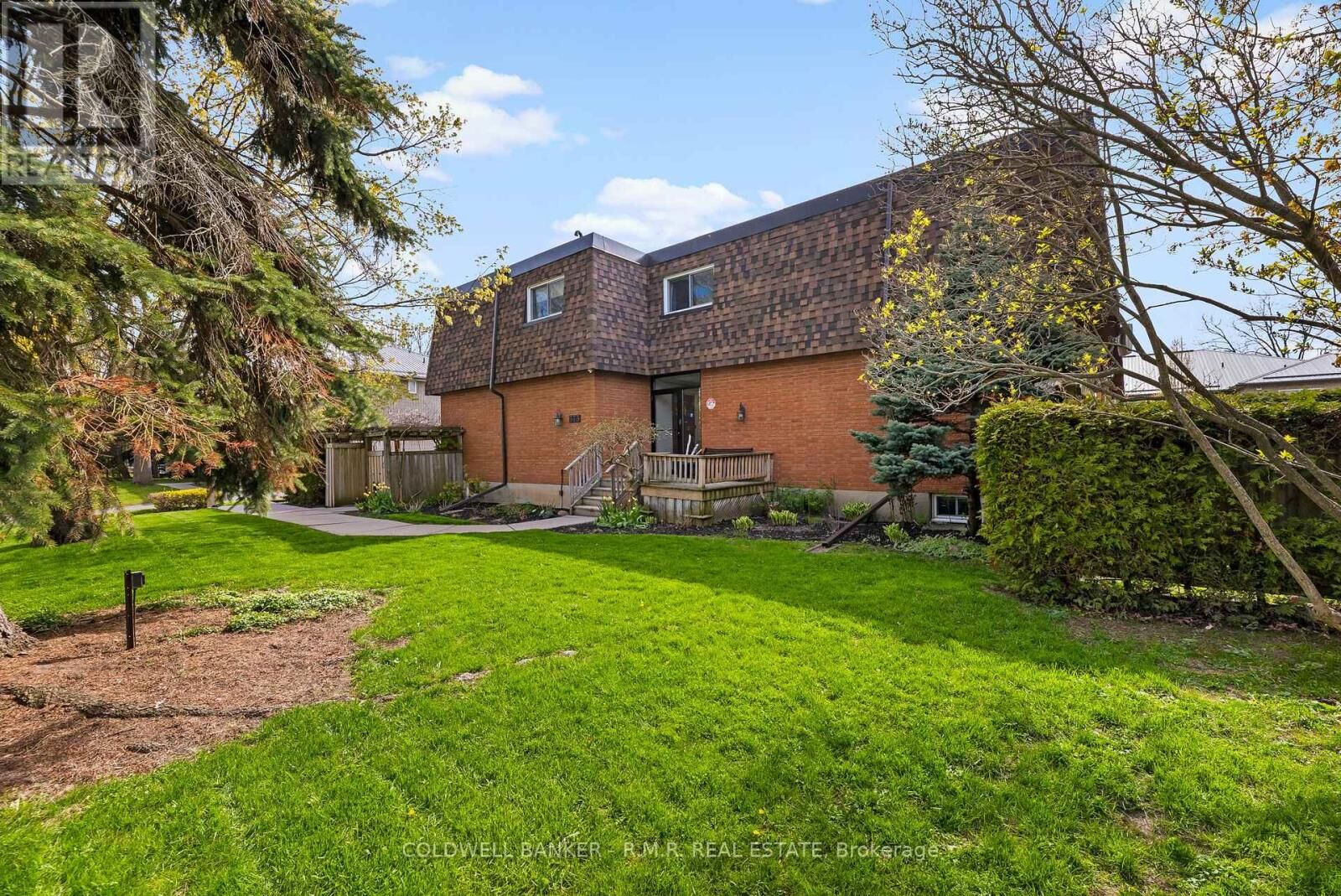 Property Photo:  373 D'Arcy Street 5  ON K9A 4A6 