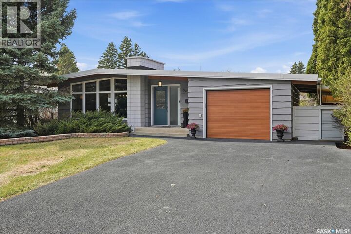 Property Photo:  89 Phillips Crescent  SK S7H 3M9 
