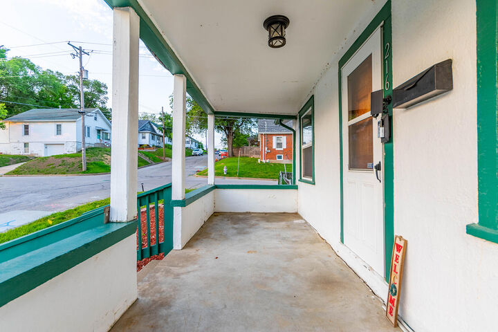 Property Photo:  216 Pierce St  MO 65101 