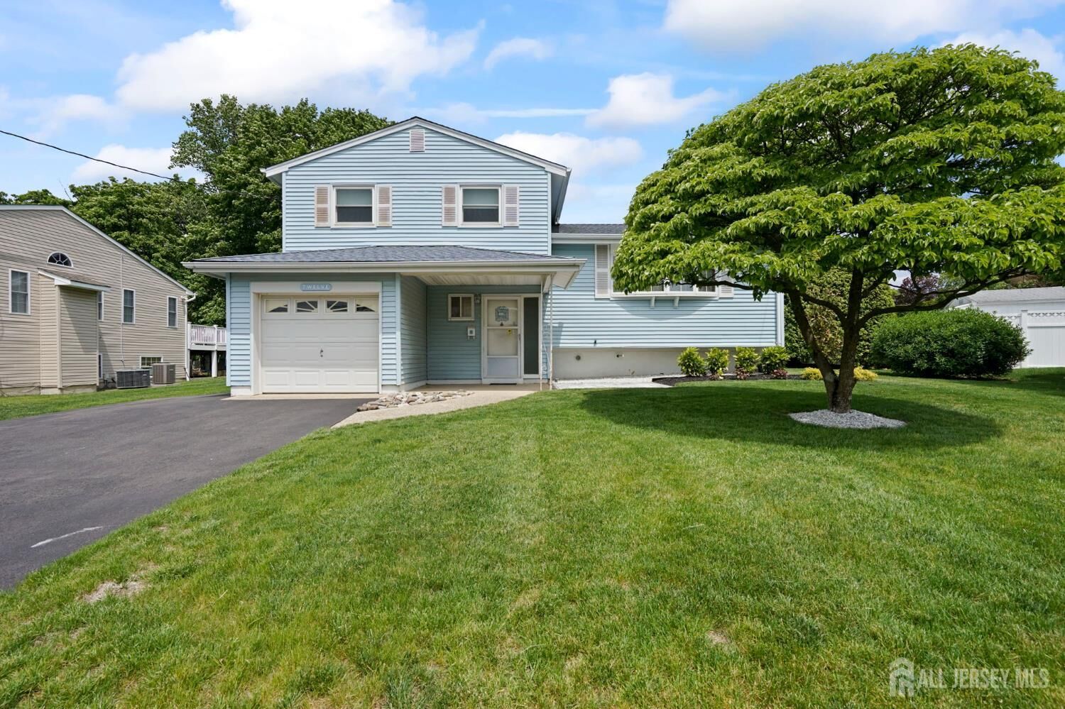 Property Photo:  12 Sheinfine Avenue  NJ 08882 