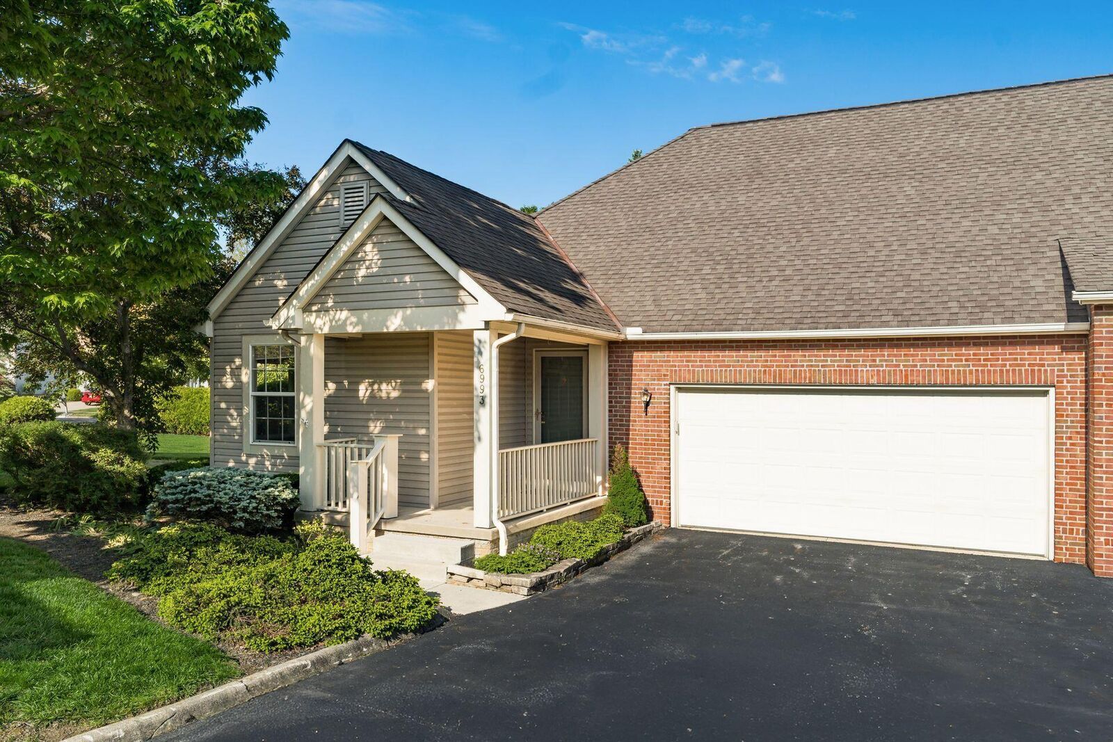 Property Photo:  6993 Greensview Village Drive  OH 43110 