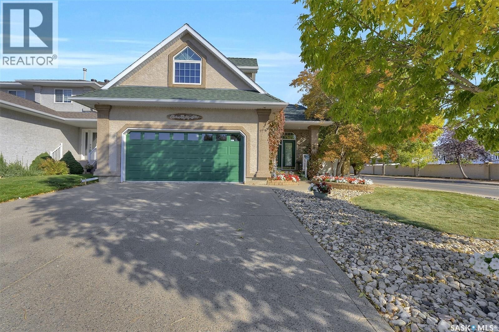 Property Photo:  1684 Fenwick Crescent N  SK S4X 4N4 