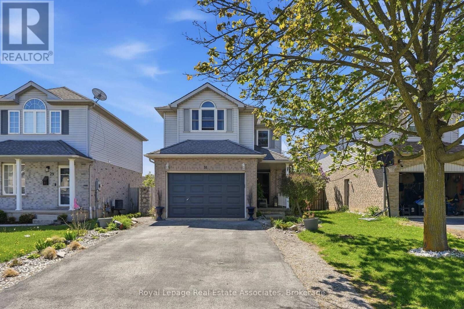 Property Photo:  31 Tulip Drive  ON N4G 5S5 