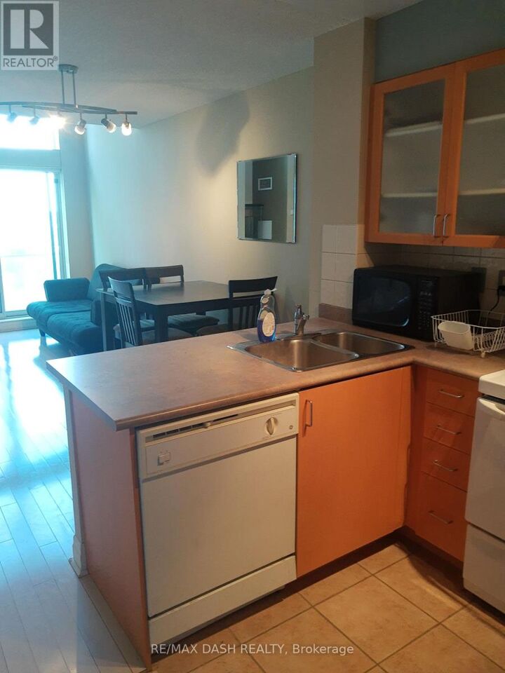 Property Photo:  188 Doris Avenue 1504  ON M2N 6Z5 