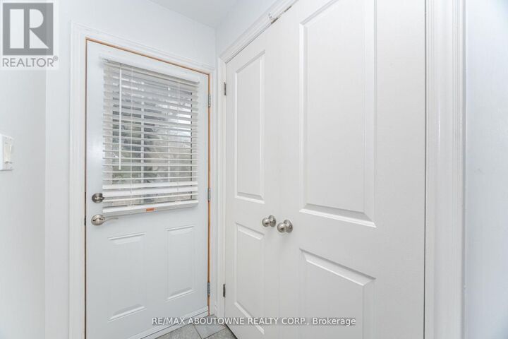 Property Photo:  2779 Gananoque Drive 27  ON L5N 2E4 