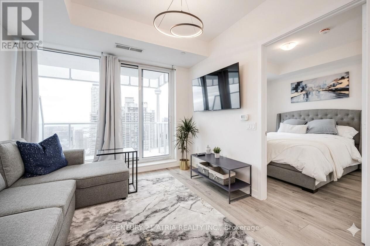 Property Photo:  28 Freeland Street 4703  ON M5E 0E3 