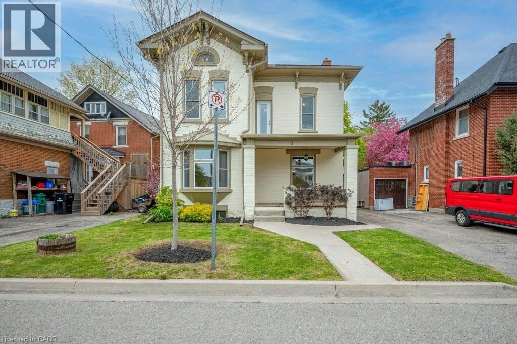 Property Photo:  12 Clarence Place  ON N2H 2L2 