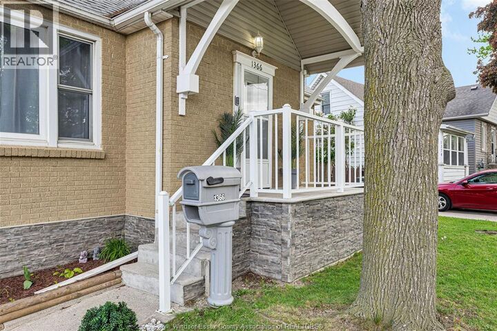 Property Photo:  1366 Lillian Avenue  ON N8X 4A5 