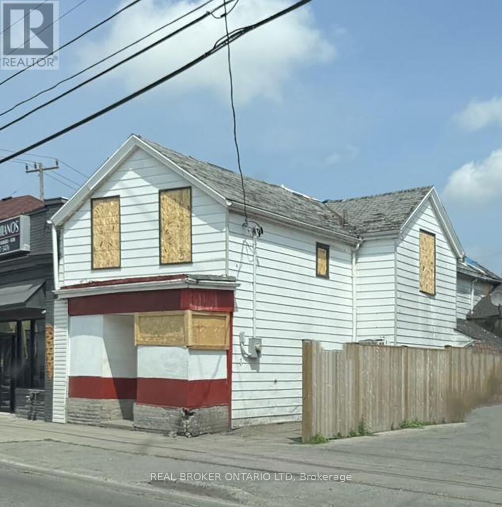 Property Photo:  418 Hamilton Road  ON N5Z 1R9 