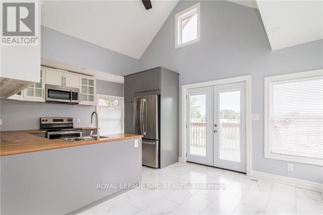 Property Photo:  6 Clark Street Upper  ON L2R 5G2 