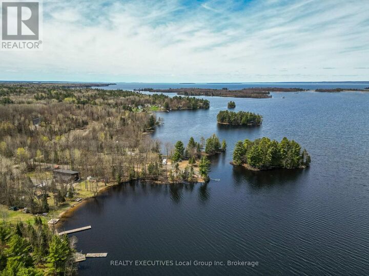 Property Photo: 410 Pinecreek Crescent ON P0H 1H0