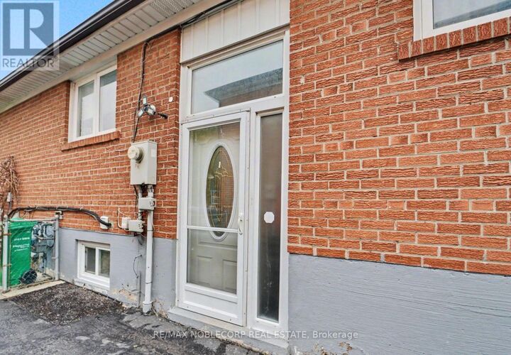 Property Photo:  3519 Laddie Crescent  ON L4T 1N2 