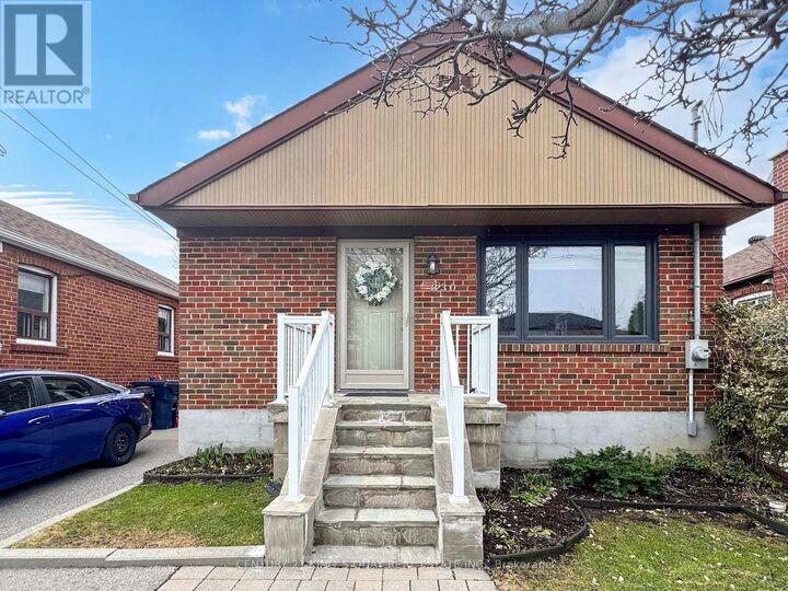 Property Photo:  330 Kennedy Road  ON M1N 3P7 