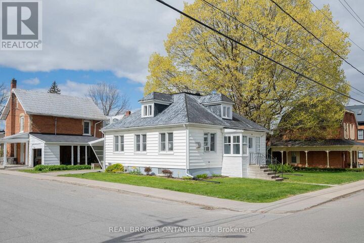 Property Photo:  216 Thomas Street  ON K0G 1J0 