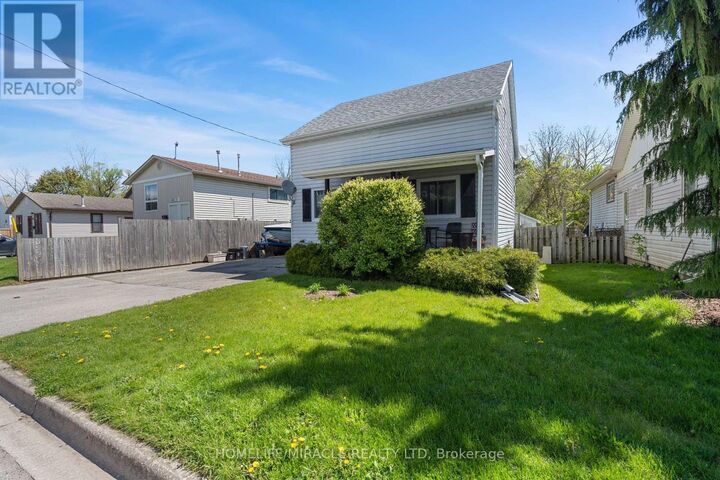Property Photo:  249 Owen Street  ON N3Y 2V1 