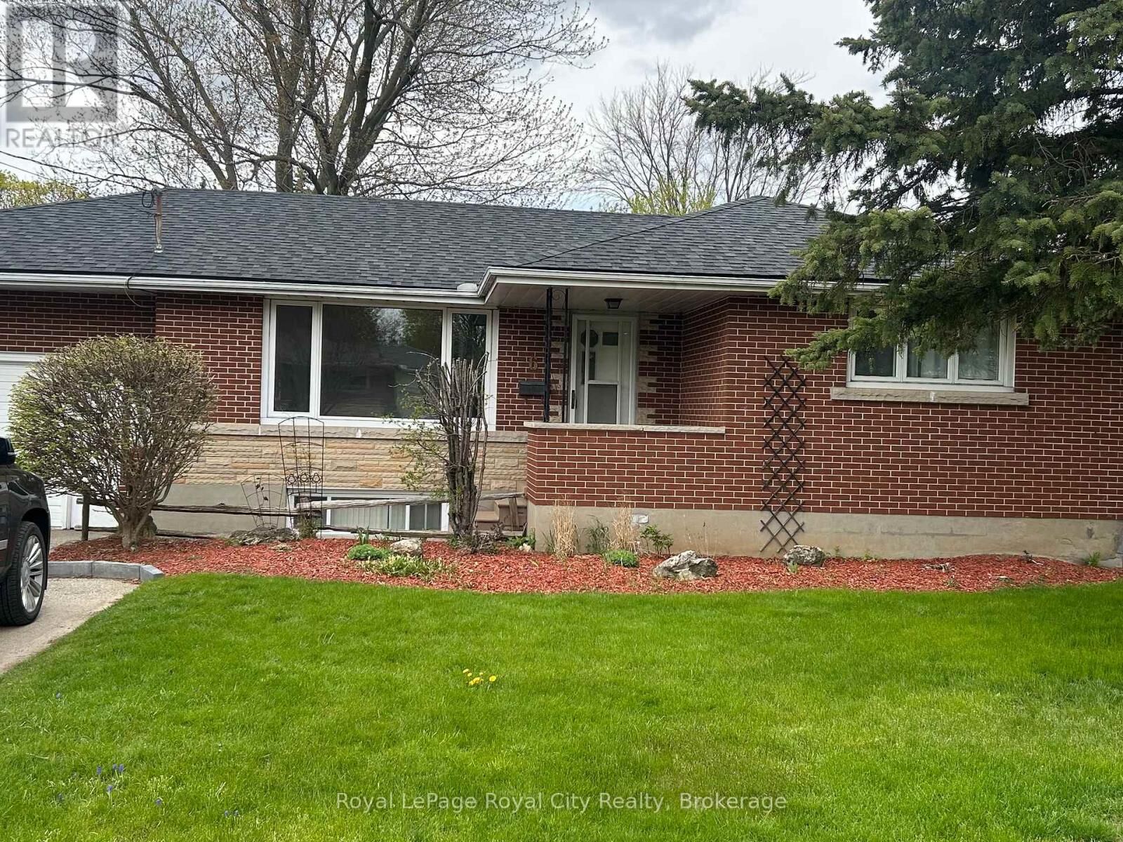Property Photo:  6 Montgomery Street Main Floor  ON N1E 1P9 
