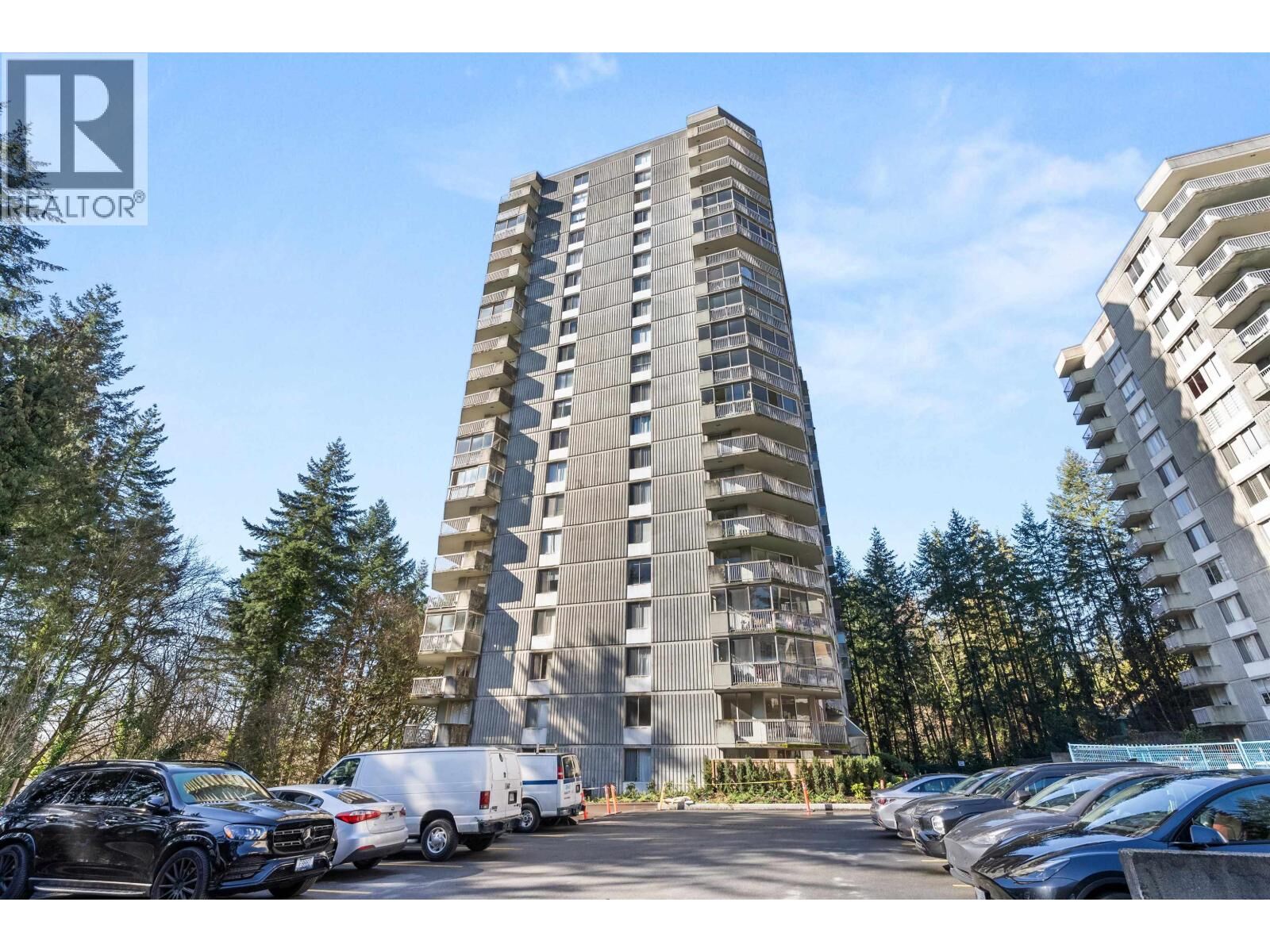 Property Photo:  2024 Fullerton Avenue 2006  BC V7P 3G4 