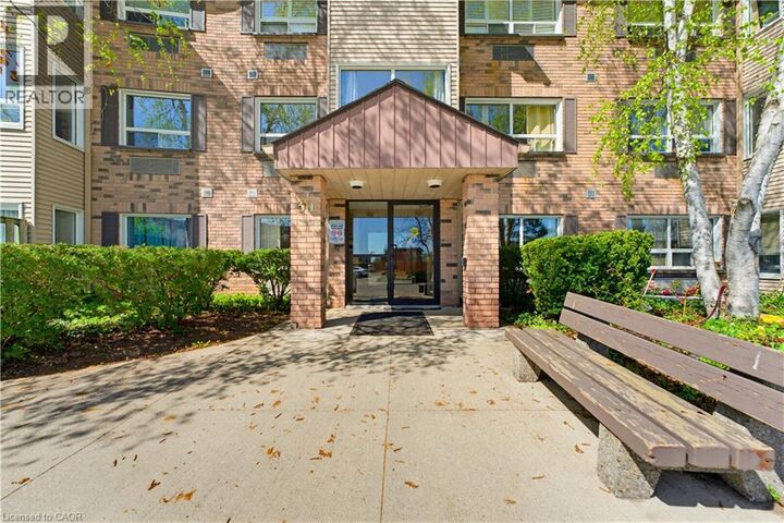 Property Photo:  30 Hugo Crescent 110  ON N2M 3Z2 