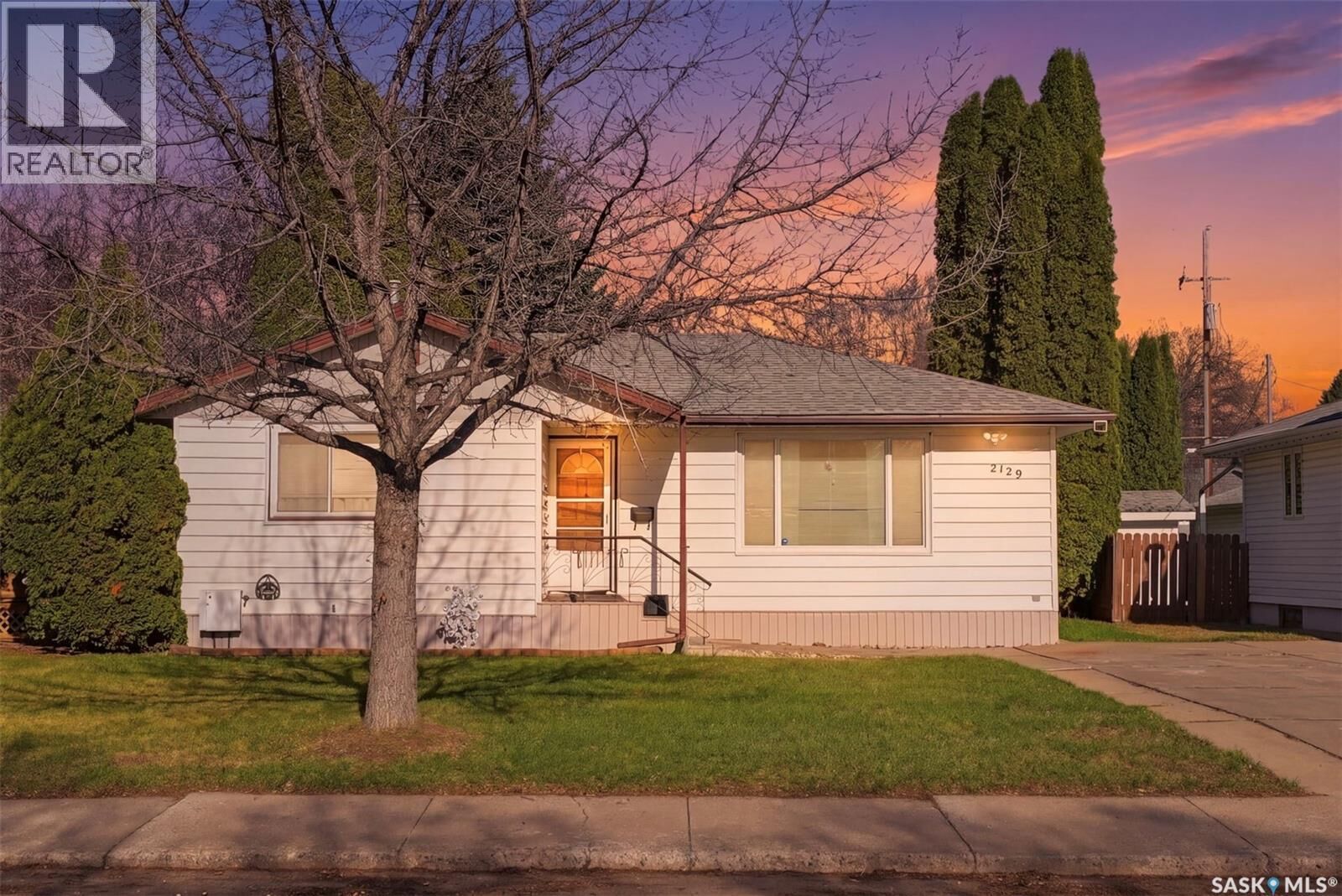 Property Photo:  2129 Cairns Avenue  SK S7J 1T5 