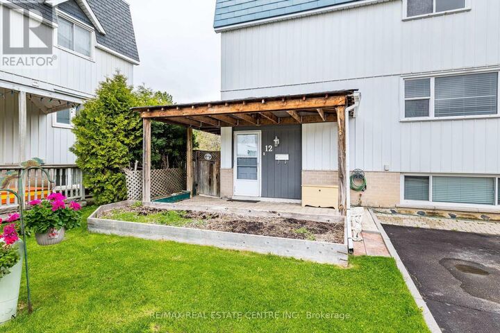 Property Photo:  12 Homer Square  ON L6S 1X9 
