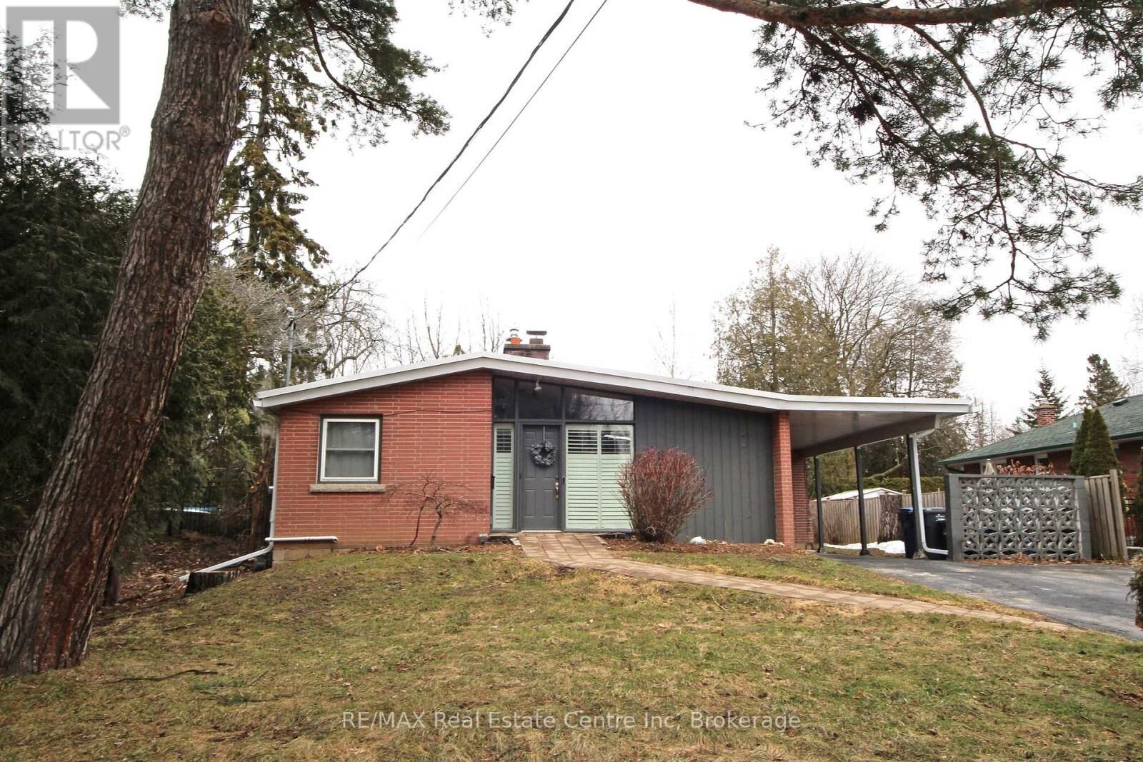 Property Photo:  46 Talbot Street  ON N1G 2E8 