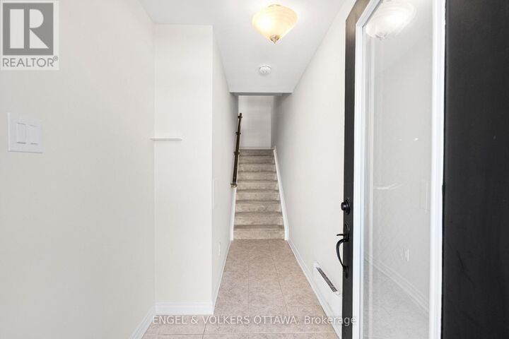 Property Photo:  571 Ozawa Private  ON K1K 4Z9 