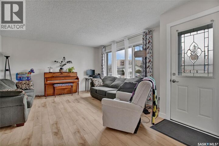 Property Photo:  1104 McMillan Avenue  SK S7L 2V1 