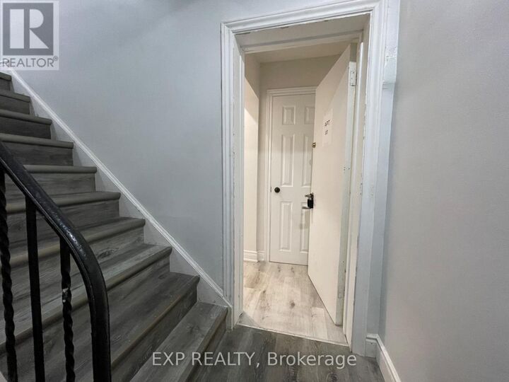 Property Photo: 259 Lakeshore Road East 1 ON L5G 1G8