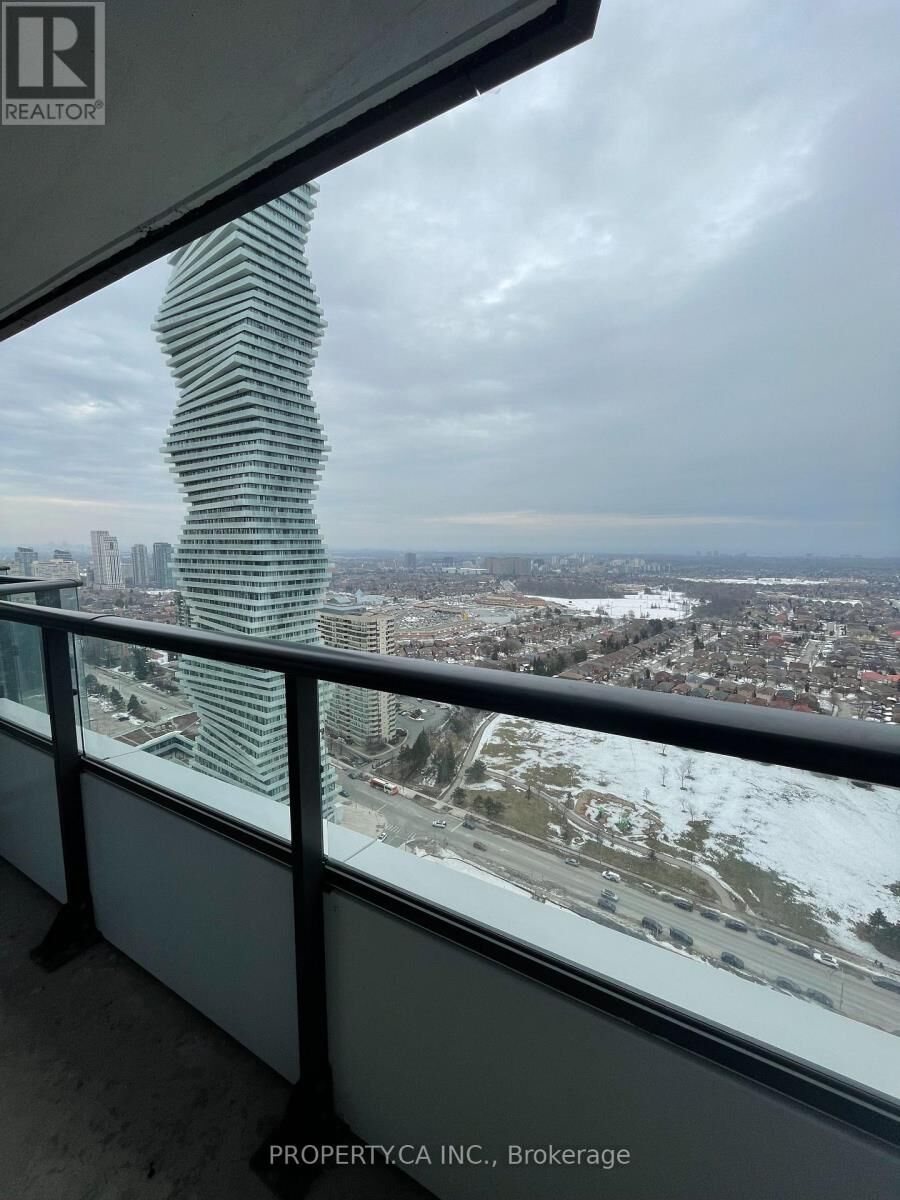 Property Photo:  448 Burnhamthorpe Road West 3010  ON L5B 0R4 