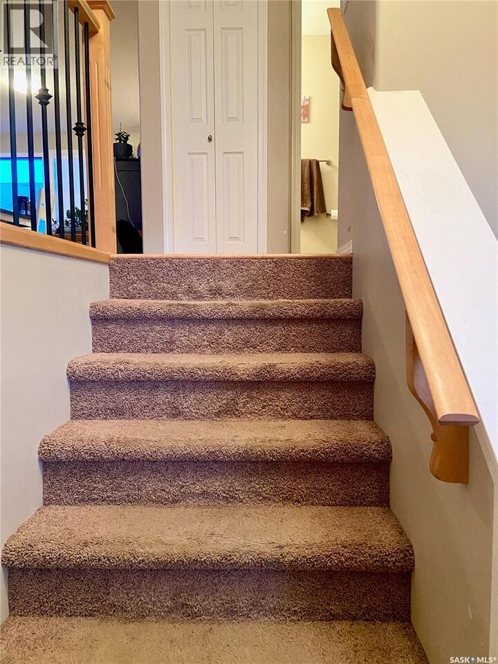 Property Photo:  19 200 Hiebert Crescent  SK S0K 2T2 