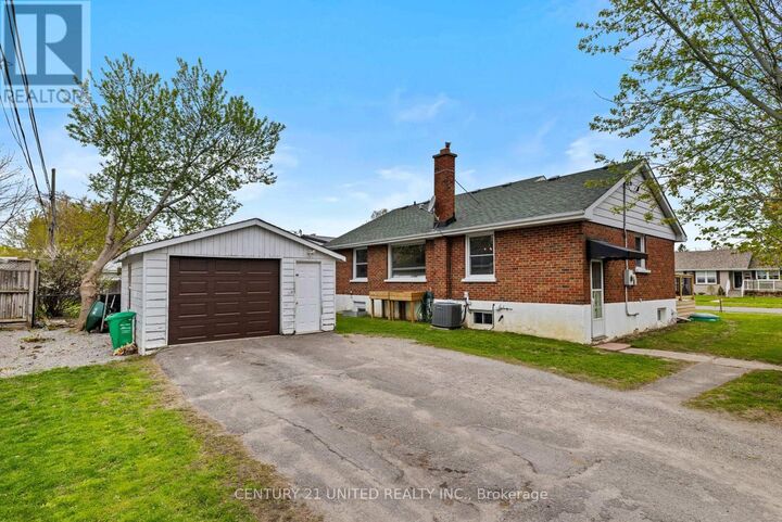 Property Photo:  605 Harold Drive  ON K9J 3X9 