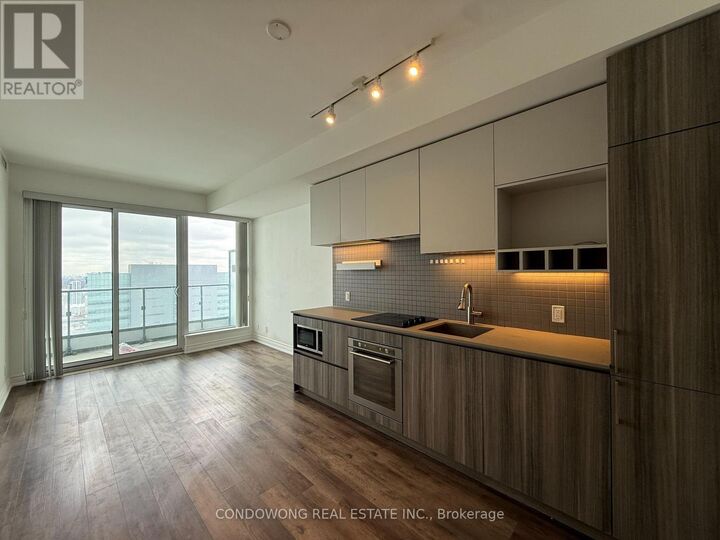 Property Photo:  5 Buttermill Avenue 2606  ON L4K 0J5 