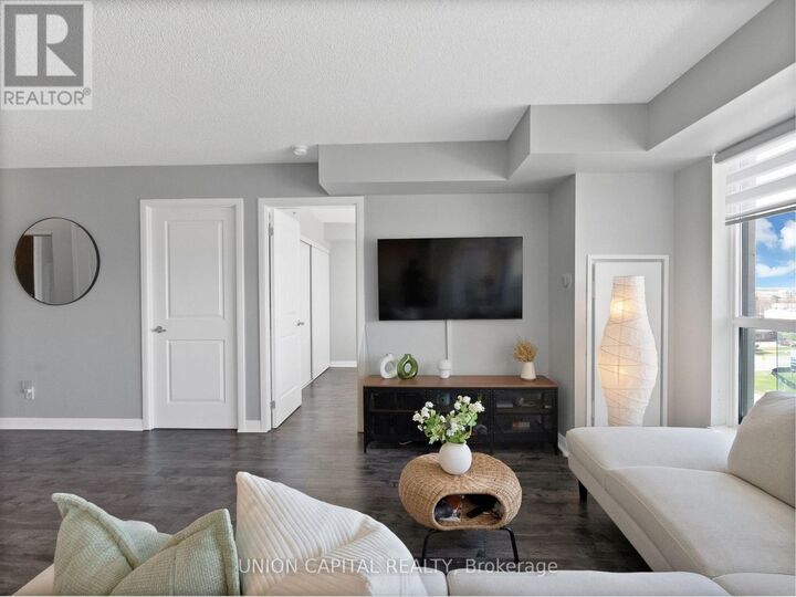 Property Photo:  75 Norman Bethune Avenue East 622  ON L4B 0B6 