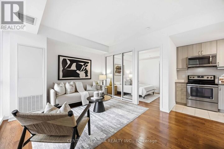 Property Photo:  9199 Yonge Street 518  ON L4C 1H7 