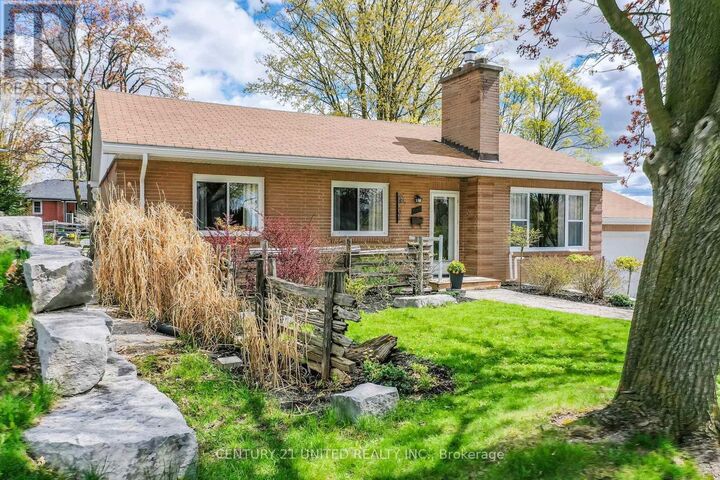 Property Photo:  682 Victory Crescent  ON K9J 4T3 